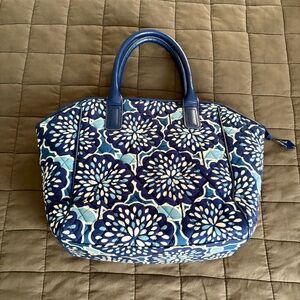 Vera Bradley Purse in Excellent condition